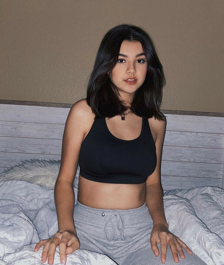 Sara Echeagaray free pornstar picture