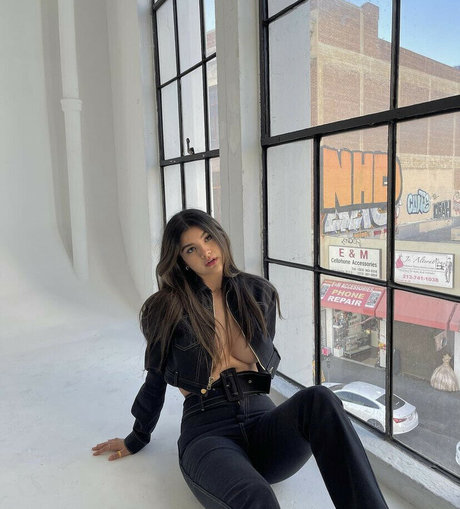 Sara Echeagaray model hd gallery