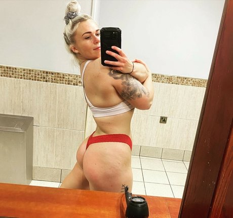 Frankie Dennis model naked pic