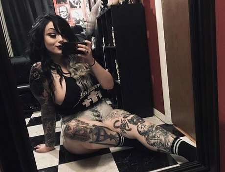 Screamqueen68 star art gallery