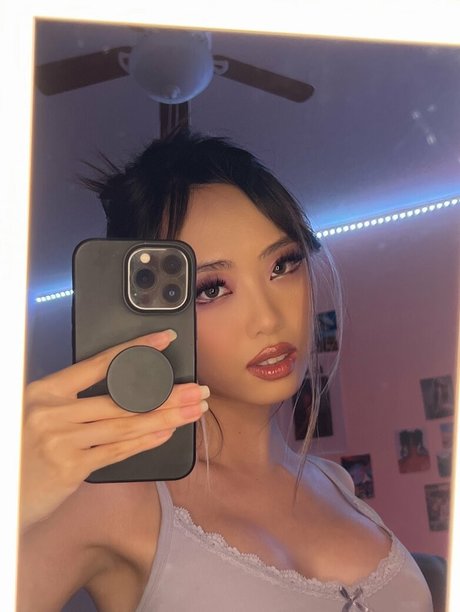 Chael dot pornstar adult image