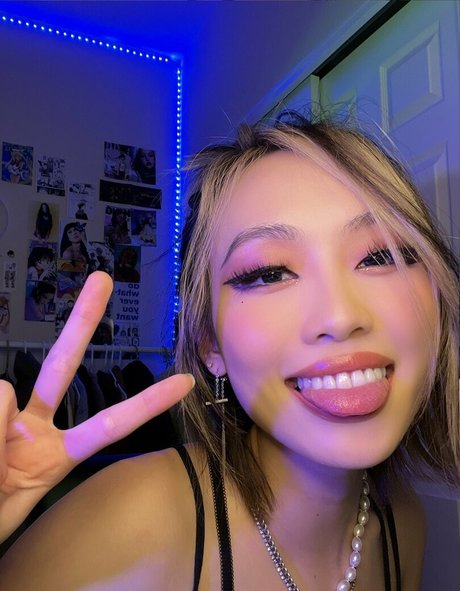 Chael dot exclusive pornstar pictures