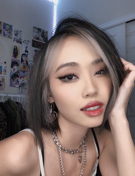 Chael dot model high quality archive