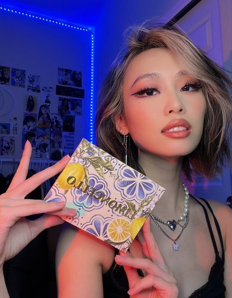 Chael dot adult model pictures