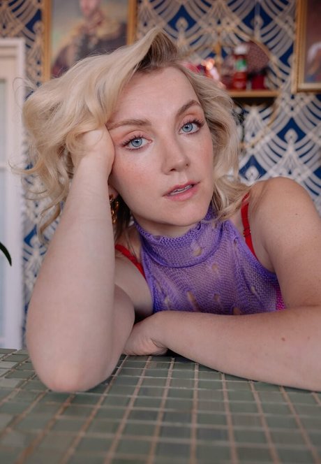 Evanna Lynch Profile pic