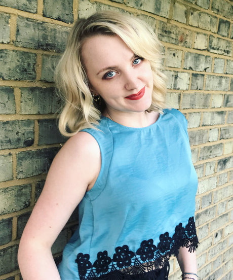 Evanna Lynch pretty star photo
