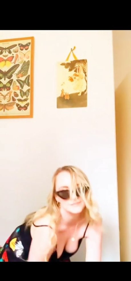 Evanna Lynch star naked pictures