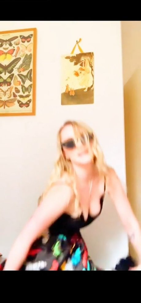 Evanna Lynch model naked image