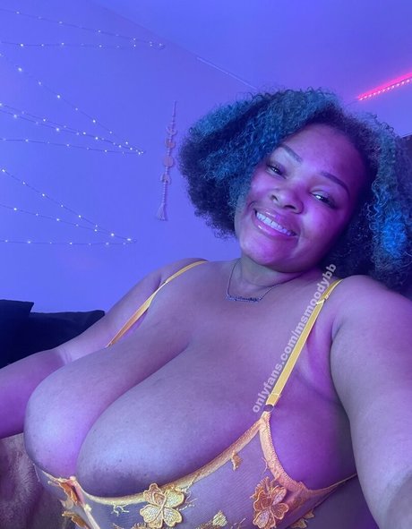 MsMoodyBB erotic star gallery