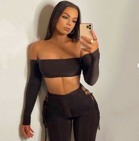 charlotte maynard hot actress image