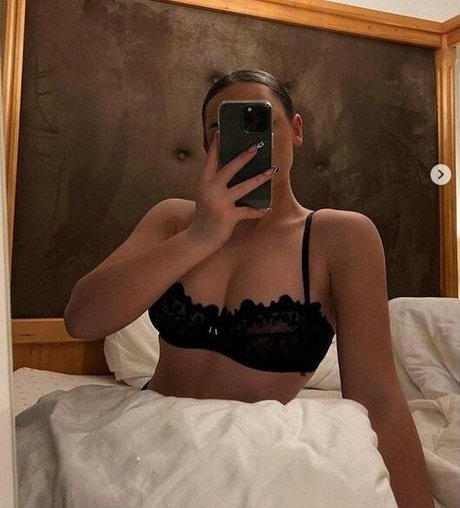 charlotte maynard best star pics