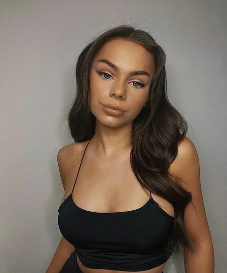 charlotte maynard nude actress image