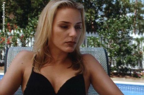 Dedee Pfeiffer erotic actress pictures