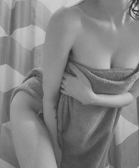 weedcommie model adult pic