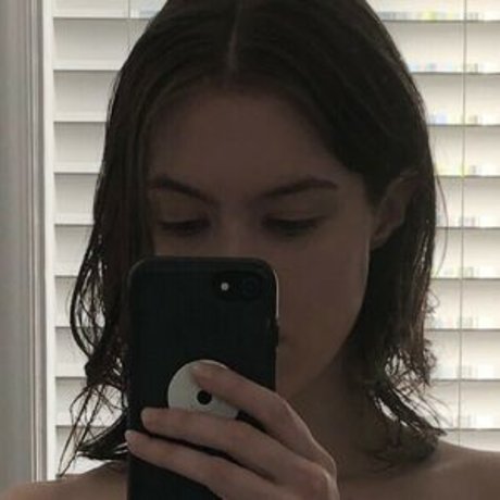 weedcommie hot actress images