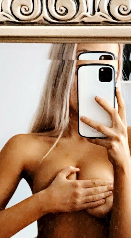 Oliviaeviplant art pornstar img