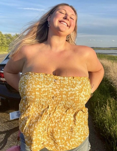 Emma Burzynski model free pic