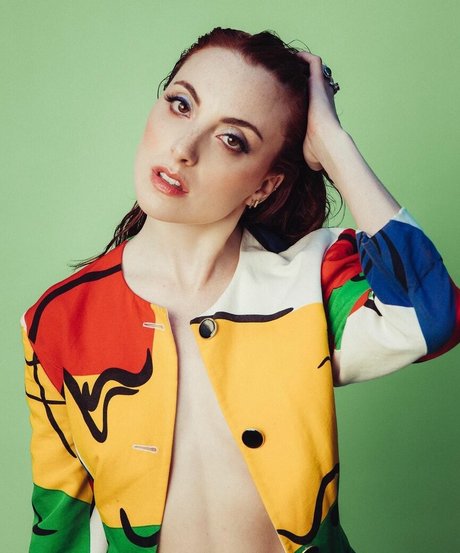 Juliette Goglia star hd pics