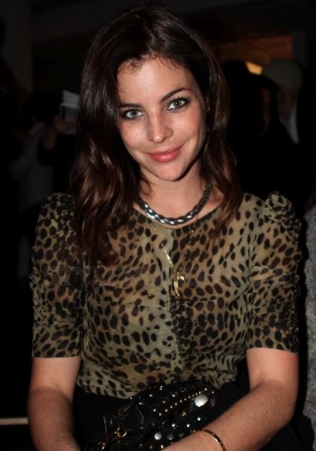 Julia Restoin Roitfeld star nude picture