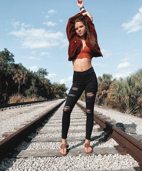 lillyackerman exclusive star picture