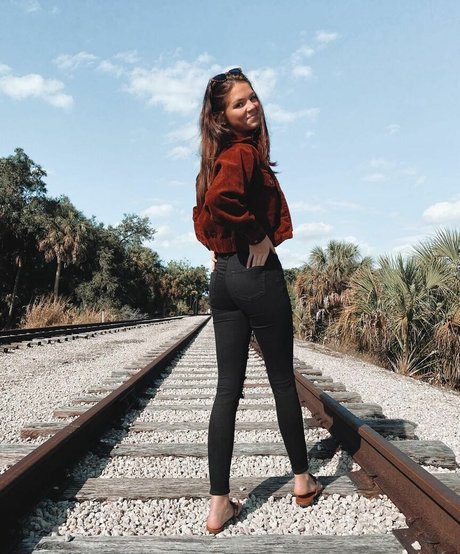 lillyackerman model nude img