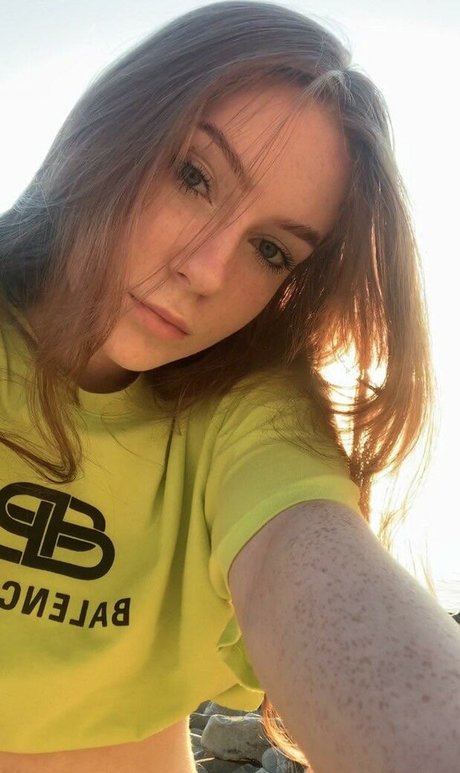 DanyaDaddy star erotic pic