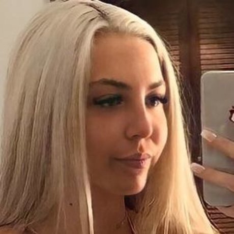 Beth Tucker star hd gallery