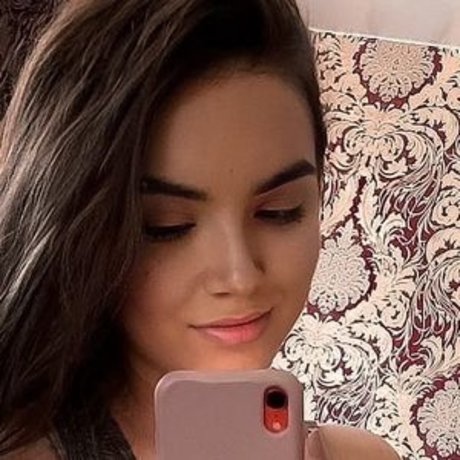 Katusha Kazeeva hot actress img