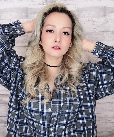 Reina Scully pornstar pics