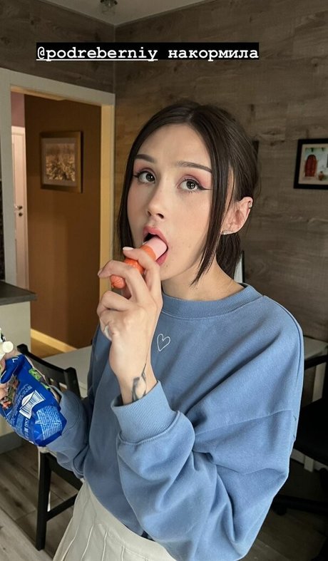 Amy Split erotic pornstar photos