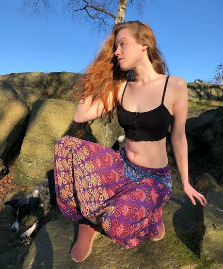 Lucie Rose Middleton naked model photos