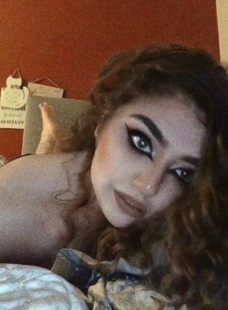 Kiitakat sex model picture