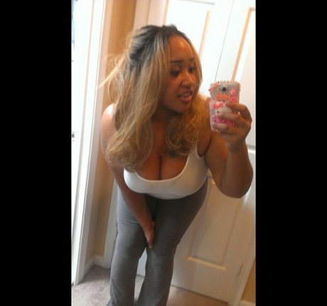 beautifulflowerchild nude model images