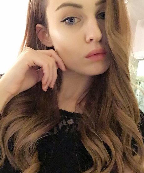 Naniheichou model hd gallery