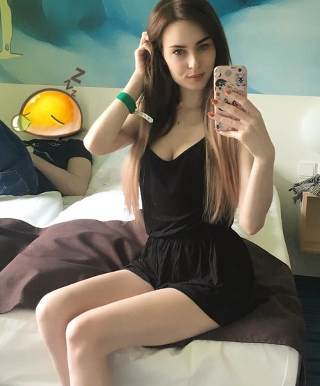 Naniheichou naked model img