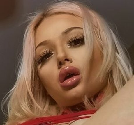 Chynasway nude actress pictures