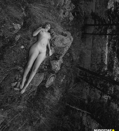 Emma Skau model perfect pic