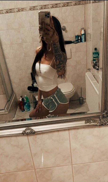 krockig pornographic model pics