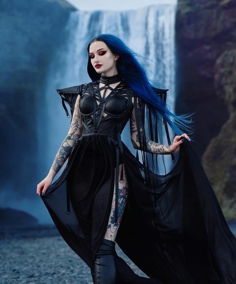 BlueAstrid star exclusive photo