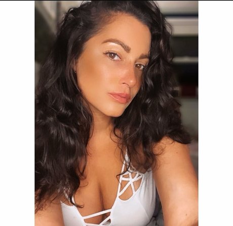 Emilee Fitzpatrick exclusive model image