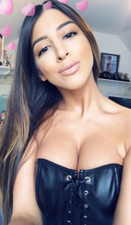 ShannonSinghof model free photos