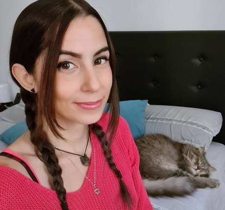 Kurolily nudes model picture