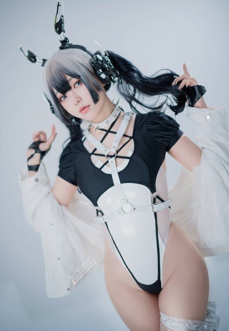 Ely Cosplayer model hot image