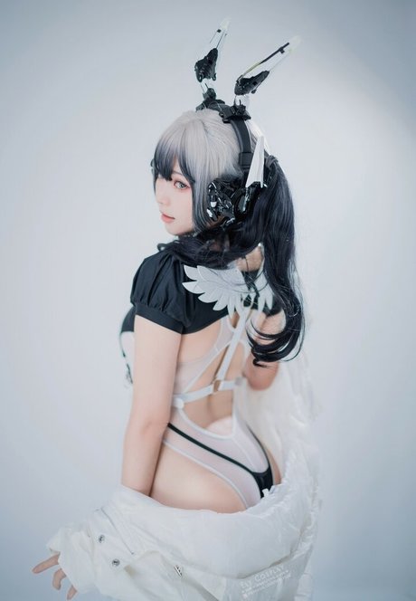 Ely Cosplayer model xxx pictures