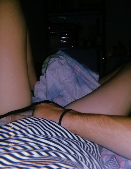 Alguem Tem Algo nude star picture