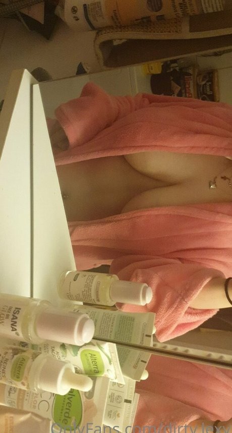 dirty lexy exclusive star img