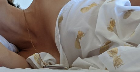 Lindsey Doe hot pornstar gallery