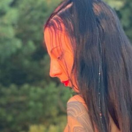 Maskentraegerin model erotic pics