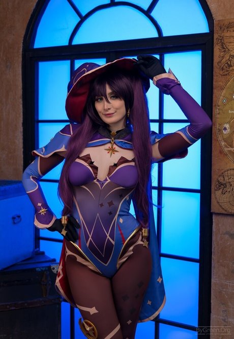 Mari Evans nice model picture