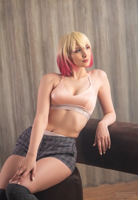 Mari Evans pretty model photo